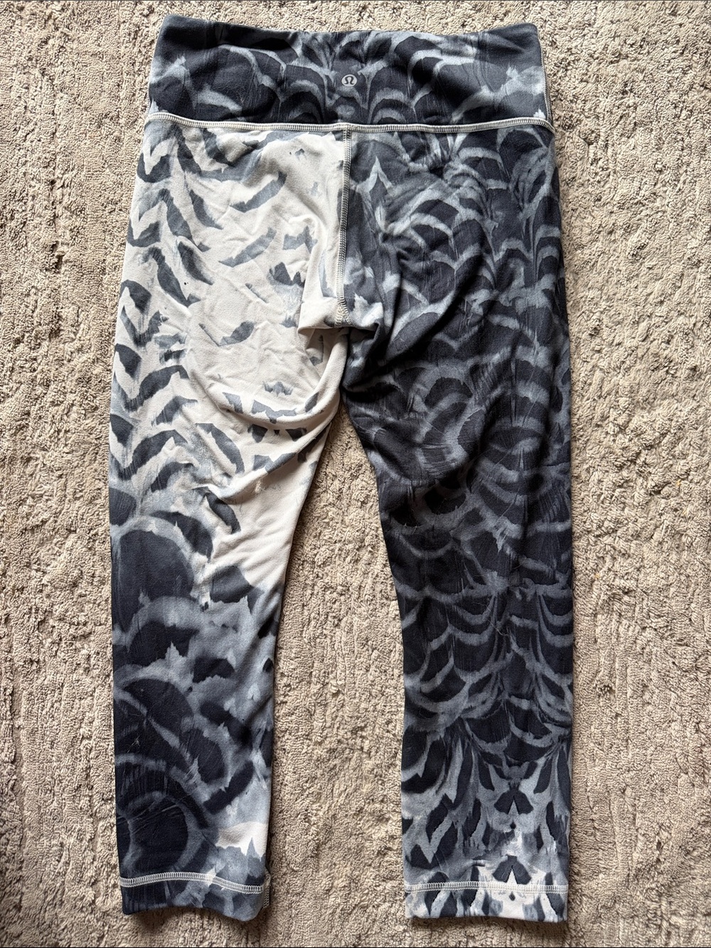 Lululemon Wunder Under Cropped Leggings - size 6